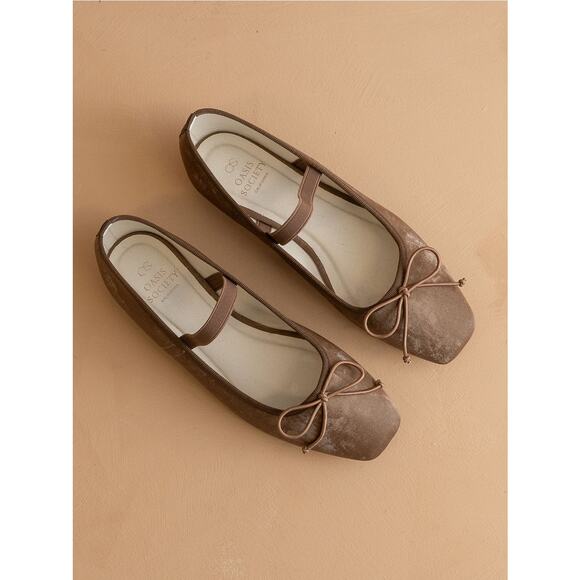 Oasis Society Shoes - Brown Flats with Bow Detail